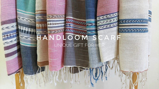 Dooney handloom scarf