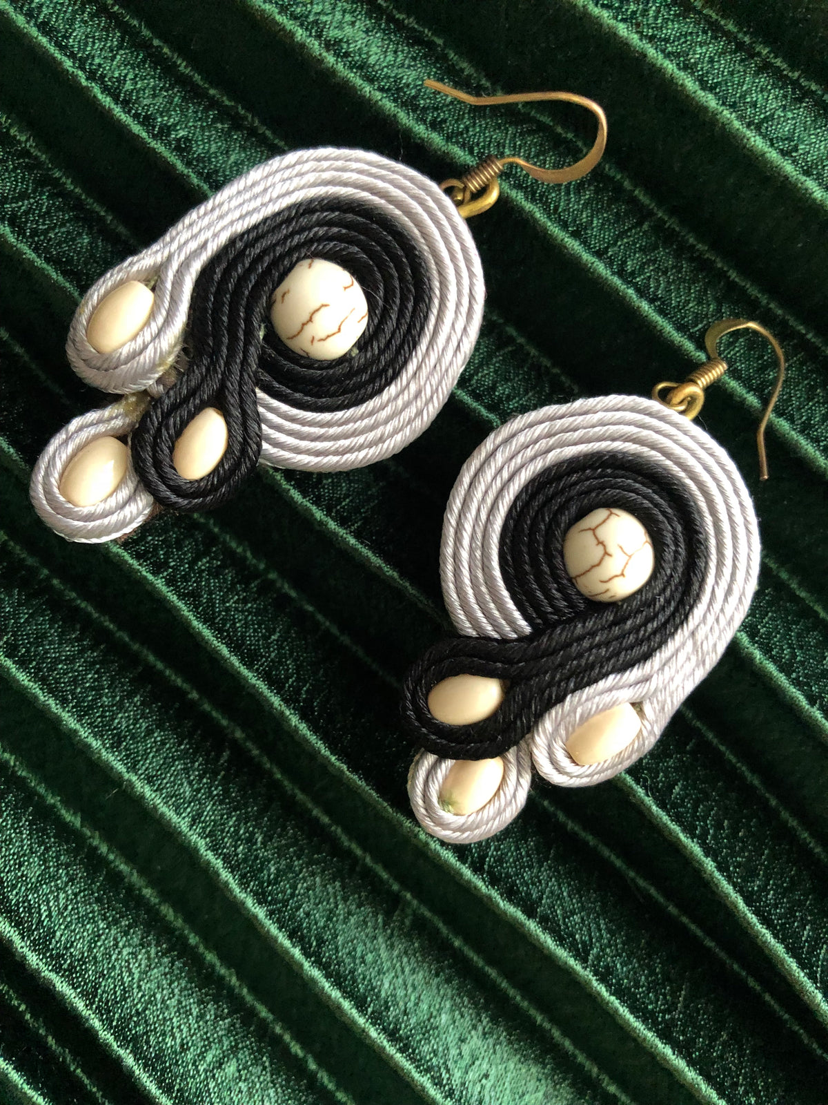 Tuni Soutache Earrings (Black+White)