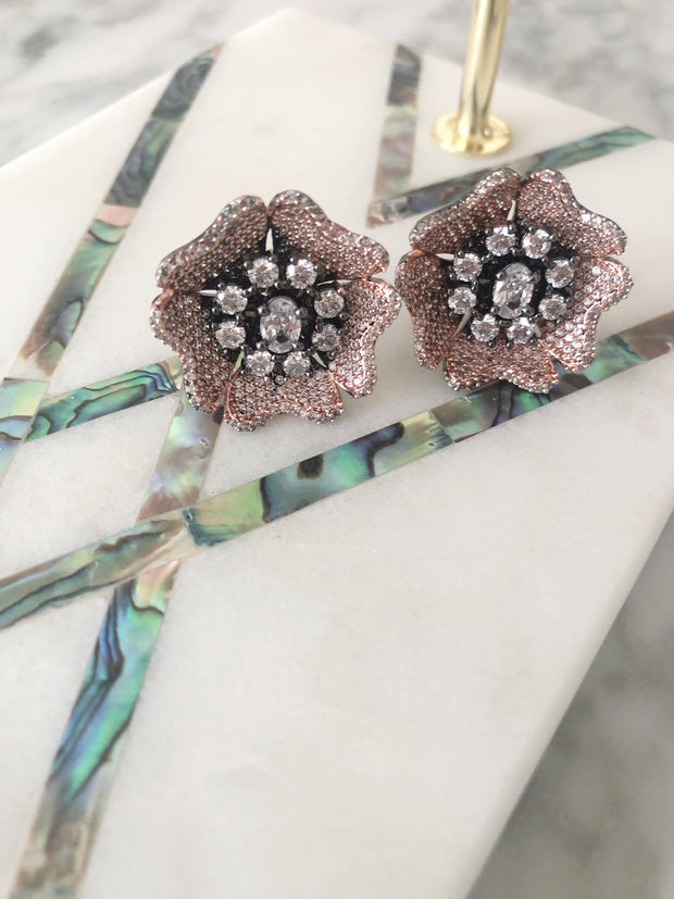 Wu Sparkling Flower Earrings (10%OFF)