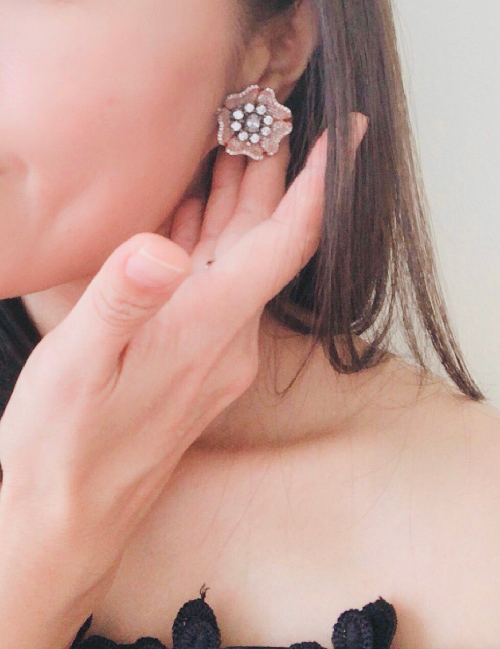 Wu Sparkling Flower Earrings (10%OFF)