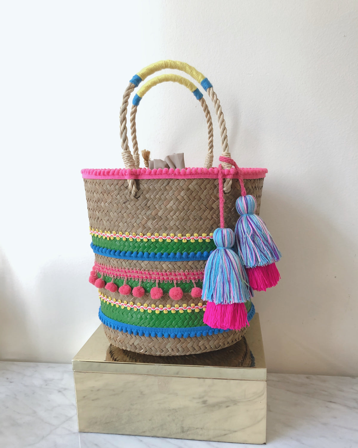 [We help you design] BONDI Embellished bucket bag - GREEN