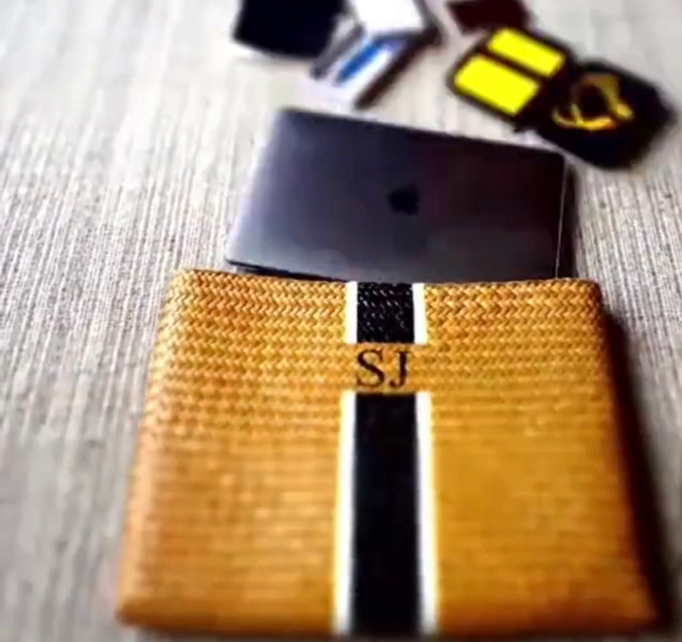 Fin L Clutch / Laptop Case