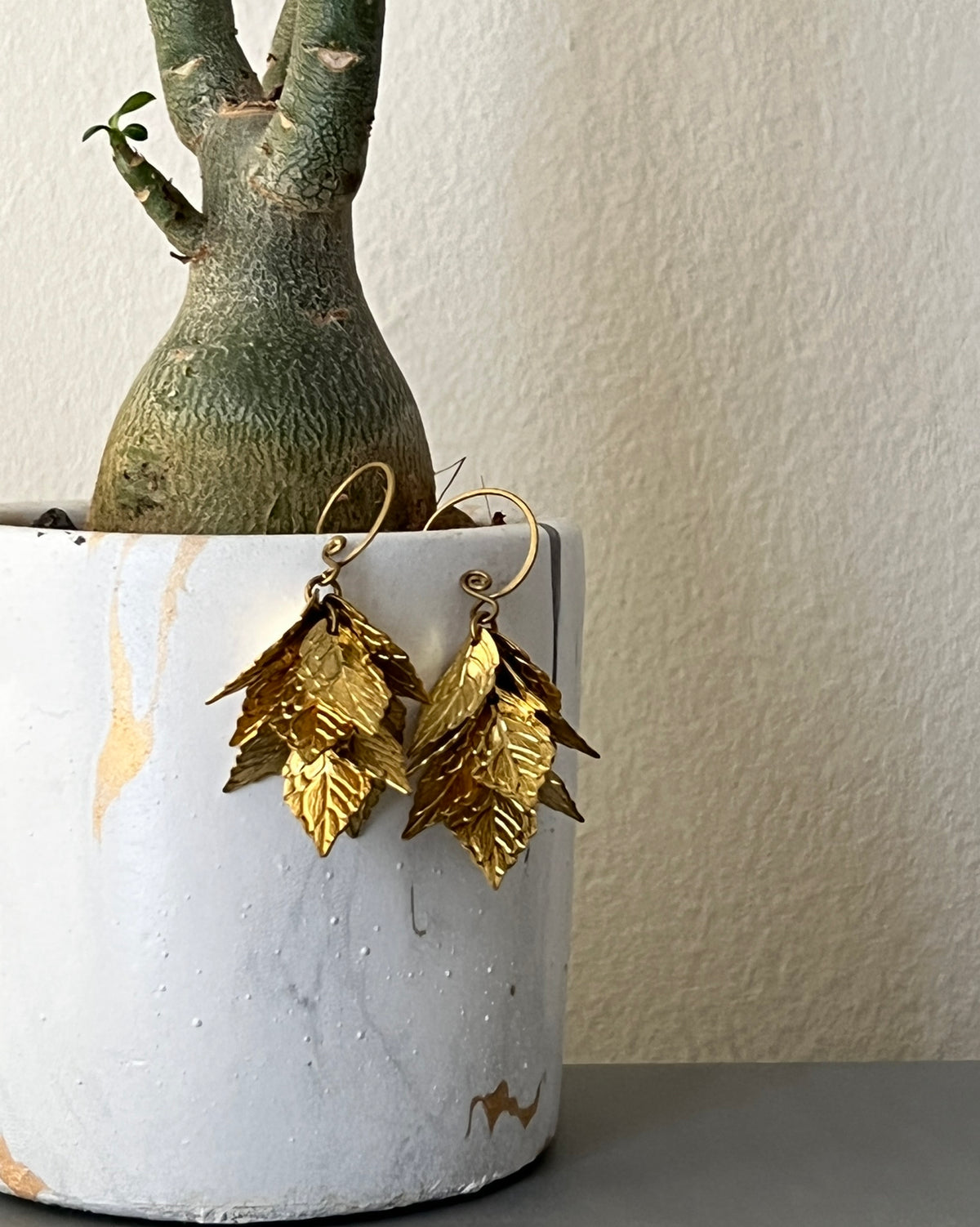 Golden leaves earrings